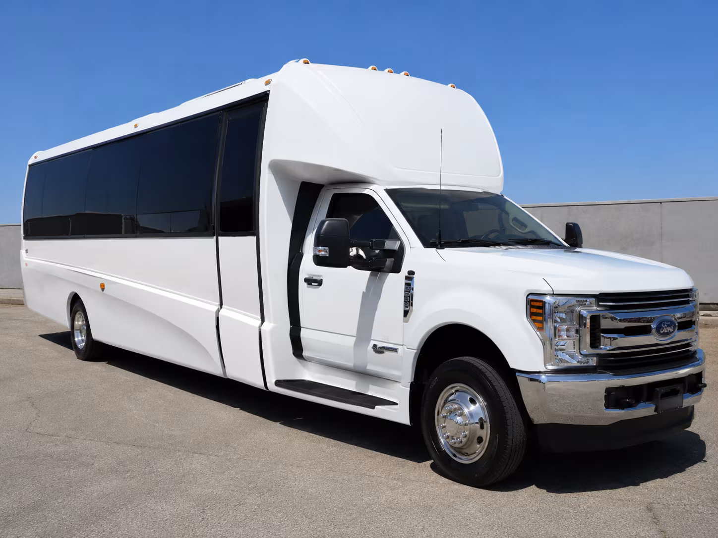 corporate and convention bus rentals serving boynton beach